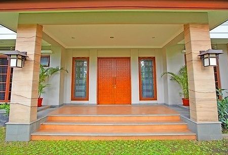 Rumah Aca Бандунг Экстерьер фото